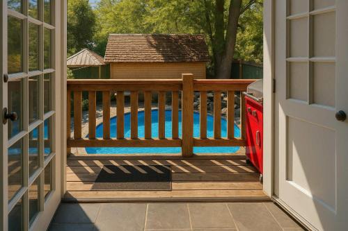 Saanich East Apartment | Charming "Melrose Place" w Pool, Private Deck & Grill