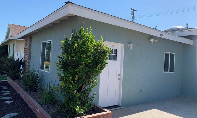 Northridge Apartment | Charming New studio with WiFi and AC in delightful Northridge