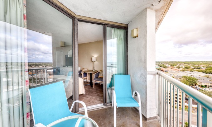 Myrtle Beach Apartment | Charming ocean-view condo w/shared hot tub, pools, and lazy river