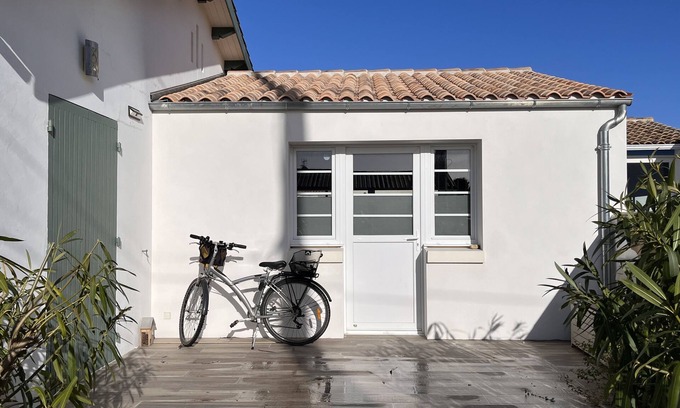 La Bree-les-Bains Villa | Charming Oléronaise house 5 minutes from the beach and 2 minutes from the market