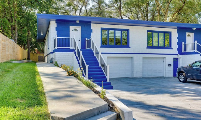 Omaha House | Charming Omaha Getaway - 3 Mi to Baxter Arena!