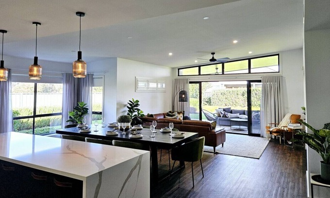 Kialla House | Charming on Cormorant