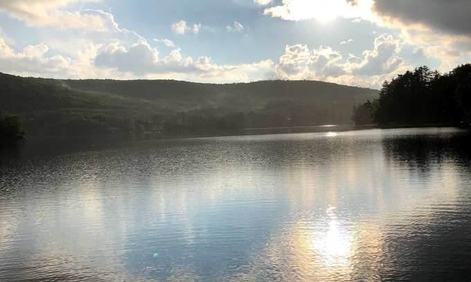Maryland Cottage | Charming one bedroom lake side cottage close to Colleges and Cooperstown.