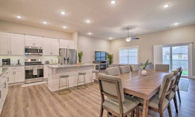 Ozark House | Charming Ozark Abode with Yard and Pool Access