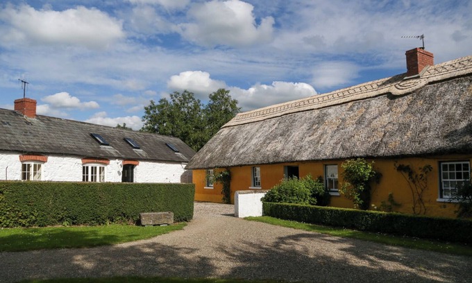 Adare Cottage | Charming Pair of Irish Cottages in enchanting Adare Countryside