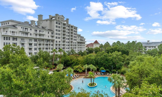 Baytowne Wharf Condo | Charming Pool View Studio Located in Bahia!Walk to Village/Pool/Tram to Beach