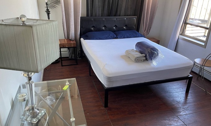 Clinton Hill Apartment | Charming Private Bedroom Next to Subway/Metro Centrally Located in Brooklyn