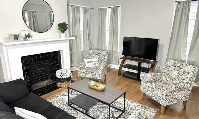 Fondren House | Charming & Relaxing Fondren Home Sleep 6