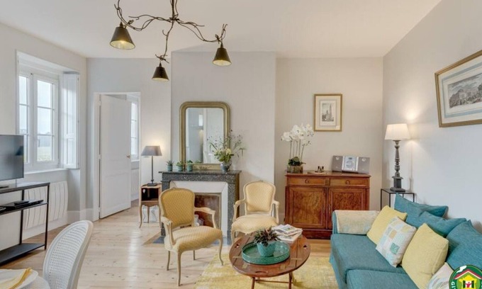 Chantilly Apartment | Charming renovated apartment, 2 BR, WiFi, garage, 15 min to Paris RER station