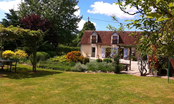 Chatillon-sur-Cher Cottage | Charming rural cottage with large garden 10 minutes from Zoo Beauval
