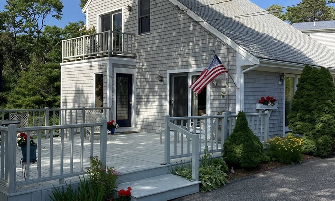 West Falmouth Cottage | Charming saltbox cottage-minutes to bike path, dock and beach