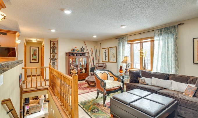 Savage House | Charming Savage Home w/Yard: 18 Mi to Minneapolis
