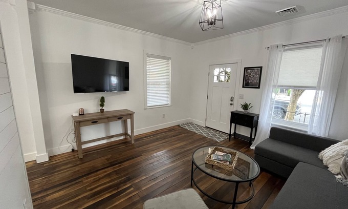 Madison House | Charming shotgun in the heart of downtown Madison