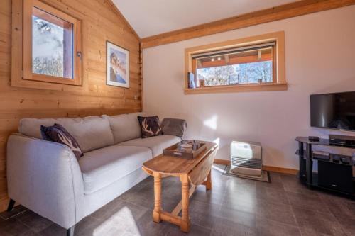 Les Bossons Ski Chalet | Charming small chalet with Aiguille du Midi view