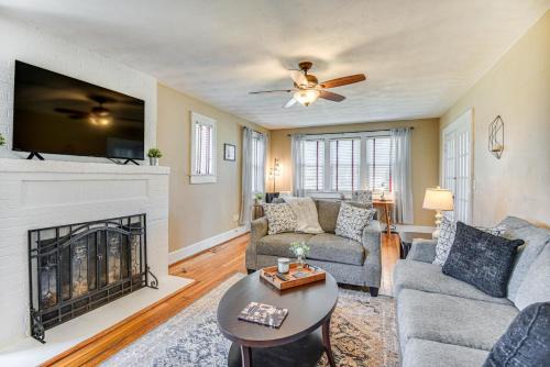 Smithfield House | Charming Smithfield House Walk to Downtown!