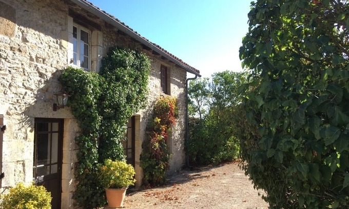 Brux Other | Charming, Spacious Dog-Friendly Holiday Rental with 2 Houses & Large Heated Pool