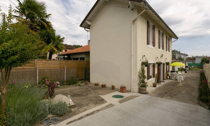 Dax House | Charming Stay in Heart of Dax