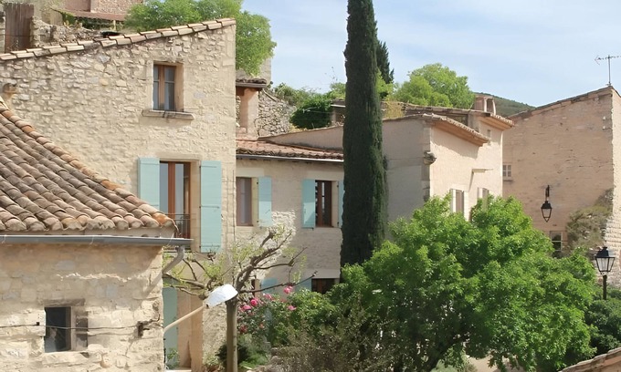 Boulbon House | Charming Stone House in Provence with Garden – Peaceful Location in Boulbon