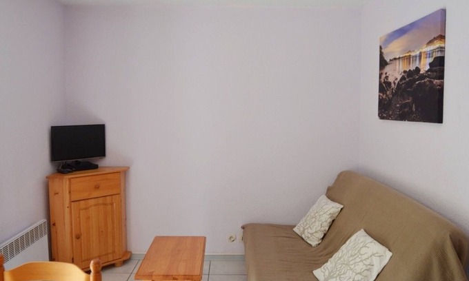Luz-Saint-Sauveur Apartment | Charming Studio for 4 with Balcony, Parking & Ski Storage – Near Ski Resorts