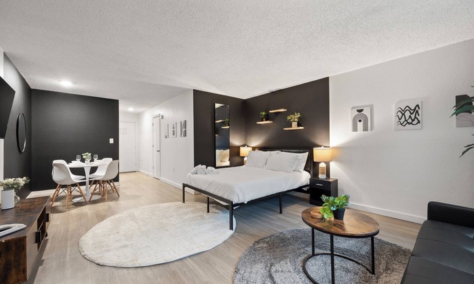 Southwest Orlando Apartment | Charming Studio Apartment with AC and WiFi near Disney Parks