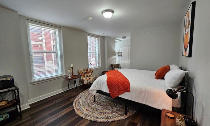 Champaign Apartment | Charming Studio at The Inman - 212