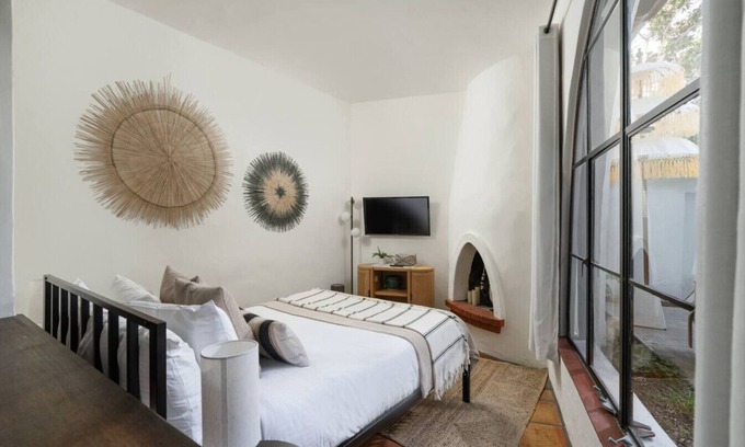 Montecito House | Charming Studio Hideaway in Montecito