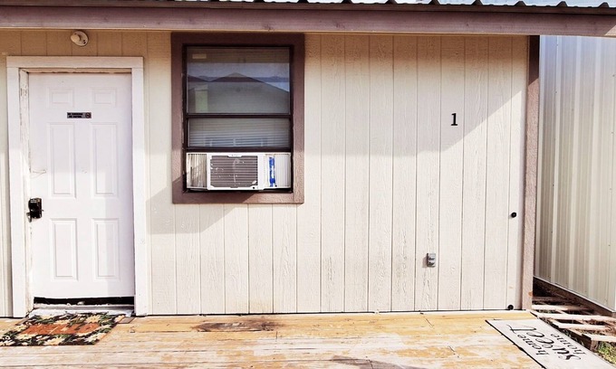 Wells Branch Apartment | Charming studio in wonderful Austin with AC. Family friendly. 10min to downtown.