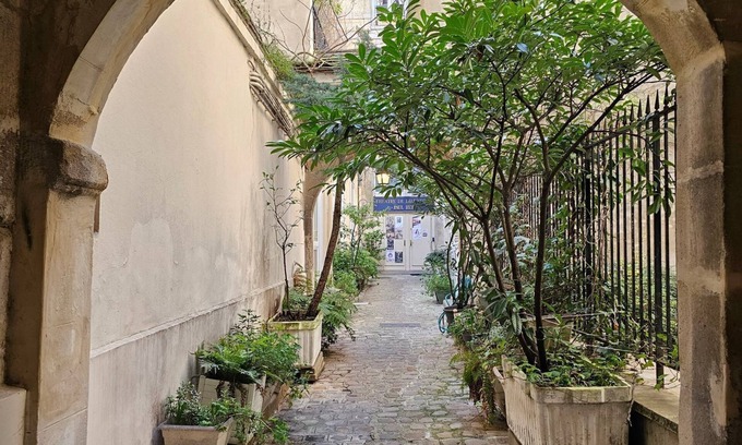 Notre Dame Apartment | Charming studio with mezzanine on Ile Saint Louis, 700m from Notre Dame