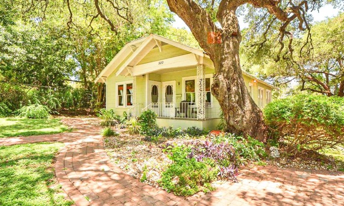 Travis Heights House | Charming Travis Heights Home
