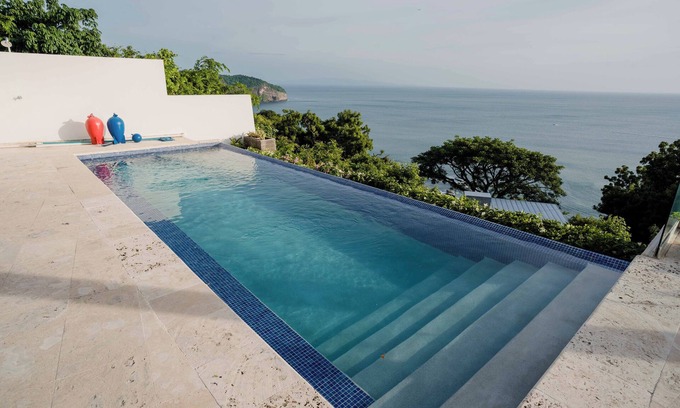 Pacific Marlin House | Charming Two-Story Villa with a Stunning View of Pacific Ocean