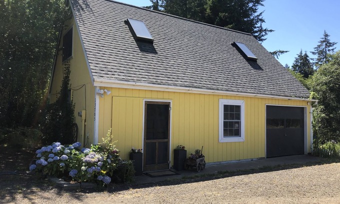 South Colby Cottage | Charming Vashon Island Cottage - Just 3 minutes from the ferry.