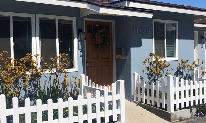 Pierpont Bay Cottage | Charming Ventura Beach Bungalow on Prime Beach Lane in Pierpont by the Sea