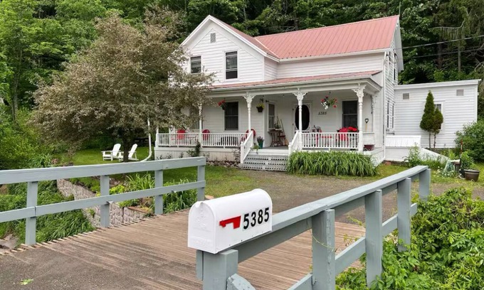 East Meredith House | Charming Victorian Farmhouse in Historic Hamlet