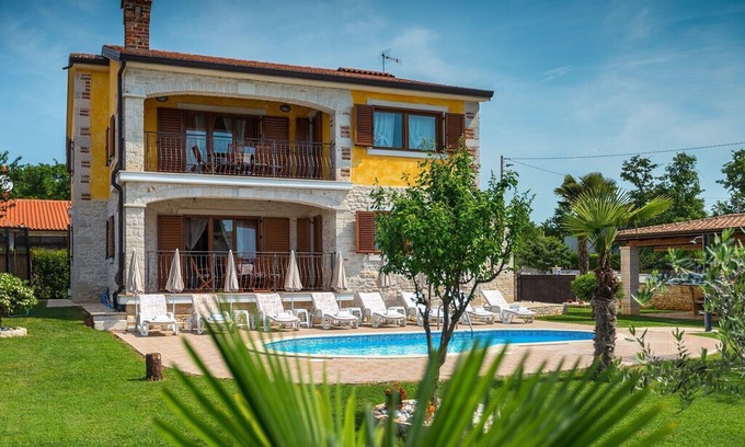 Buici Villa | Charming villa with private pool near Porec