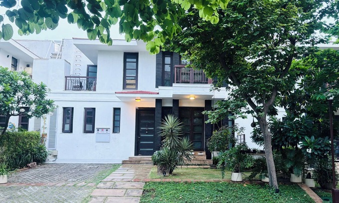 Gurugram Villa | Charming Villa with Soaking Pool & Serene Outdoor Spaces.