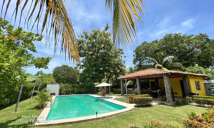 Los Cobanos Villa | Charming villa with WiFi and AC in wonderful Las Veraneras, Acajutla