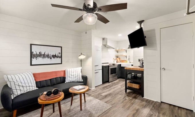 Auburn Apartment | Charming Walkable Studio – Steps to Auburn & Stadium