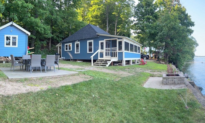 St. Albans Cottage | Charming water-front cottage & guest house comfortably sleeps 8 with WiFi, AC
