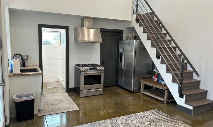 Millville Apartment | Charming Waterfront Studio with AC and WiFi in lovely Millville