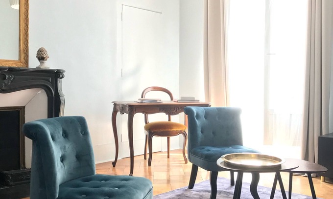 Quartier Hyper-Centre Apartment | Charming writer's apartment in historical center