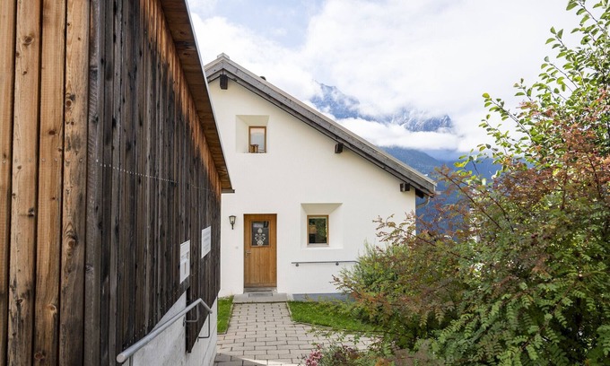 Sent Apartment | Chasa Arquint: Abitaziun Notta - Cosy 3-room flat with a view in Sent