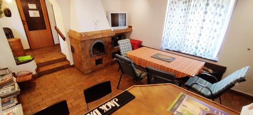 Mnetes House | Chata Lucie pod Řípem