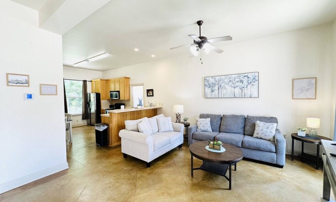 Pine Grove Apartment | Chateau 10, spacious townhouse in Tickfaw, LA