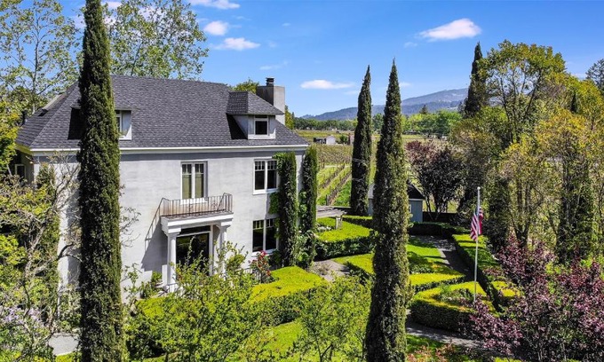 Calistoga Bed & Breakfast | Chateau De Vie