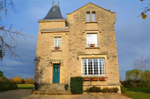 Ladoix-Serrigny Villa | Chateau des Barrigards