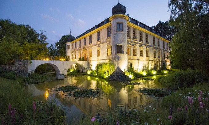 Kutna Hora District Hotel | Chateau Třebešice