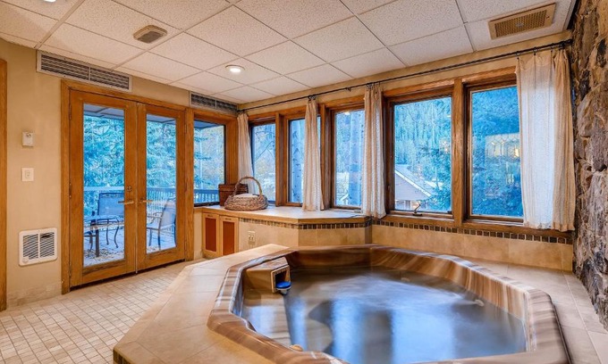 Mountain House Apartment | Chateaux DuMont 2724
