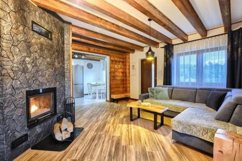 Bobrka Ski Chalet | Chaty na Skalistym Wzgórzu 697-287-857