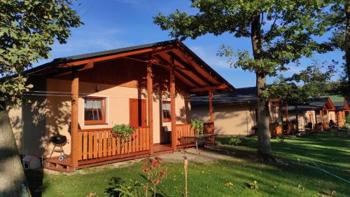 Cerveny Kostelec Cabin | Chaty u rybníka Brodský
