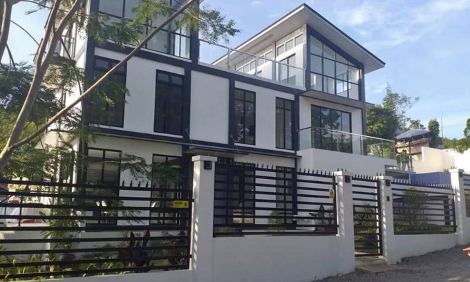 Baclayon Villa | Check out this spectacular 5 Bed Villa with Pool!